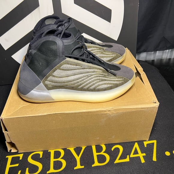 Yeezy Black and Gray Sneakers - Picture 4 of 4